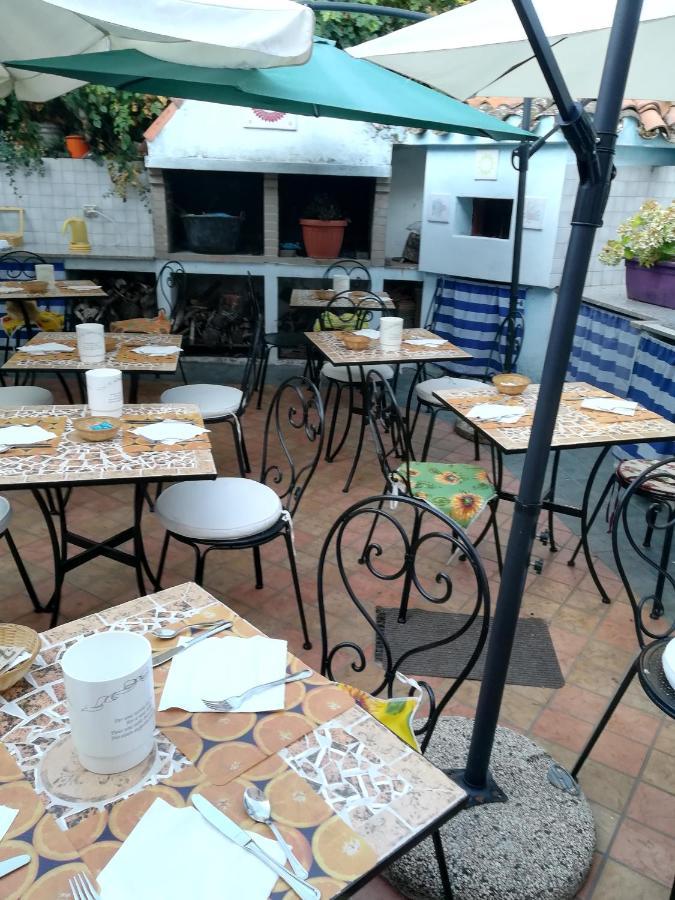 Affitta Camere Casa Delle Rose Villanova Monteleone Eksteriør billede